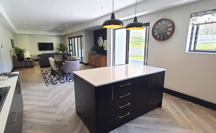 5 Bedroom Property for Sale in Theescombe Eastern Cape